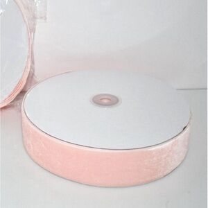 Soft Pink Velvet Ribbon Jeuhoue Velvet Ribbon Light Pink 1-1/2" x 20 Yd NWT